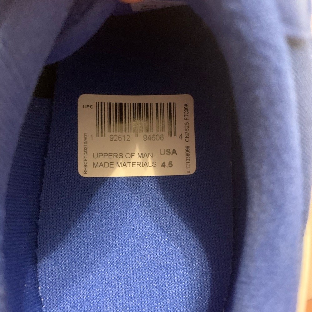Kids blue Reebok’s - Picture 3 of 3